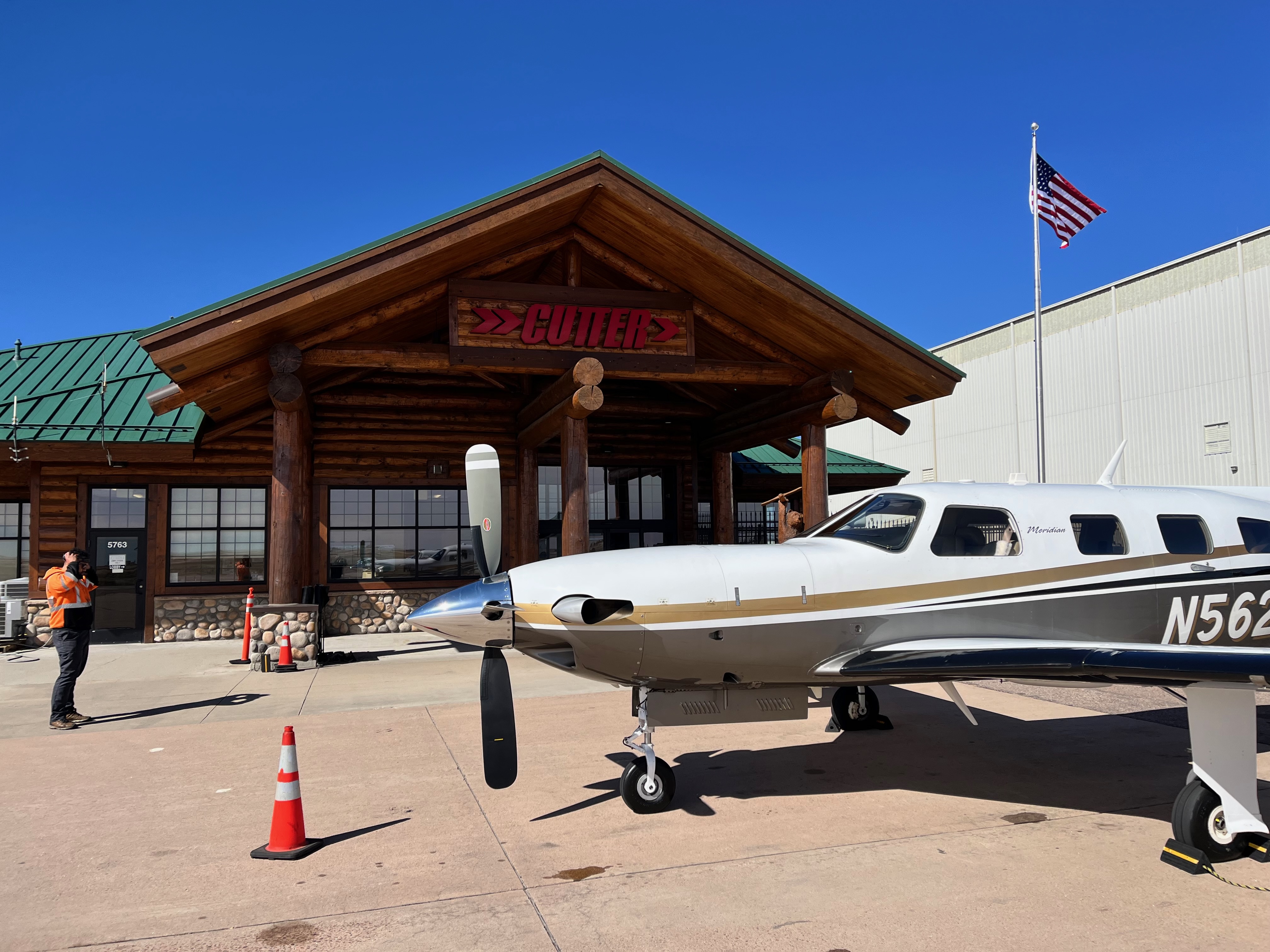 Cutter Aviation COS
